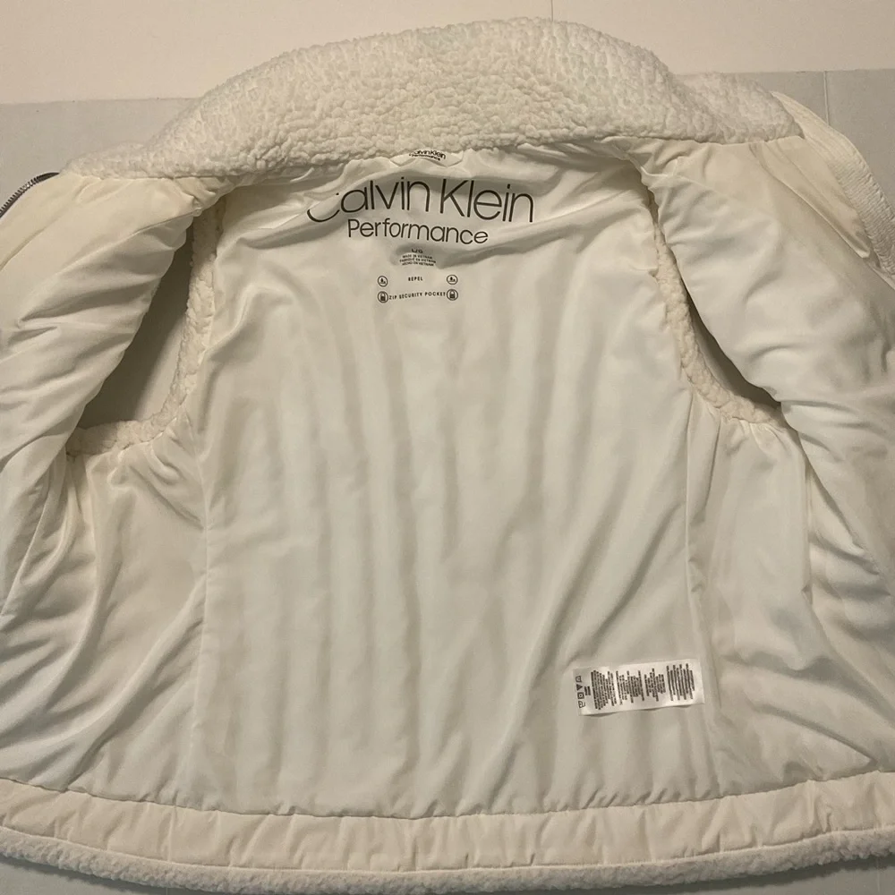 Calvin Klein Performance Women’s Quilted Vest White - Picture 5 of 7